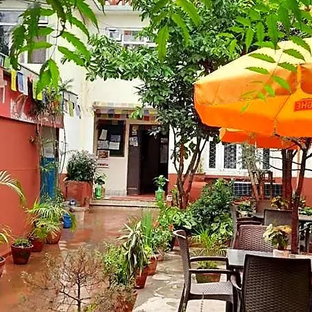 Best Hostel And Ananda Garden Restaurant